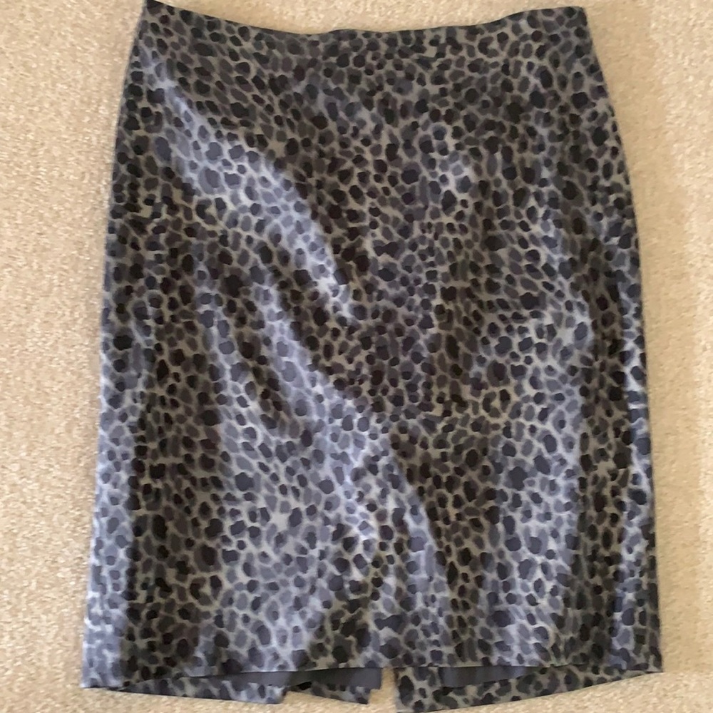 Ann Taylor silk skirt 6 gray leopard spot
